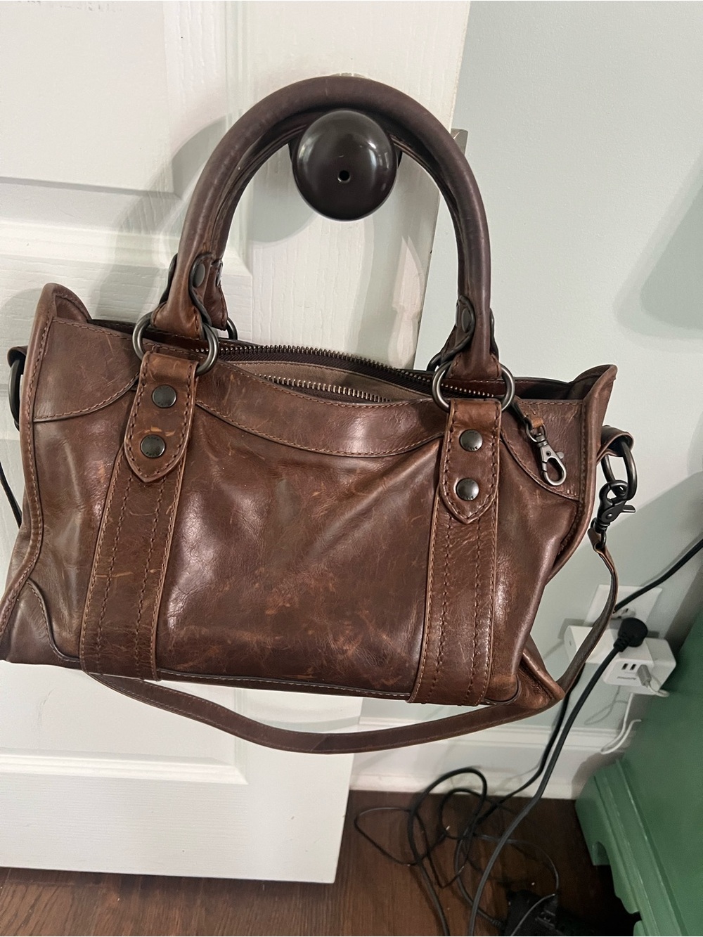 Women’s FRYE satchel and wallet. Like new